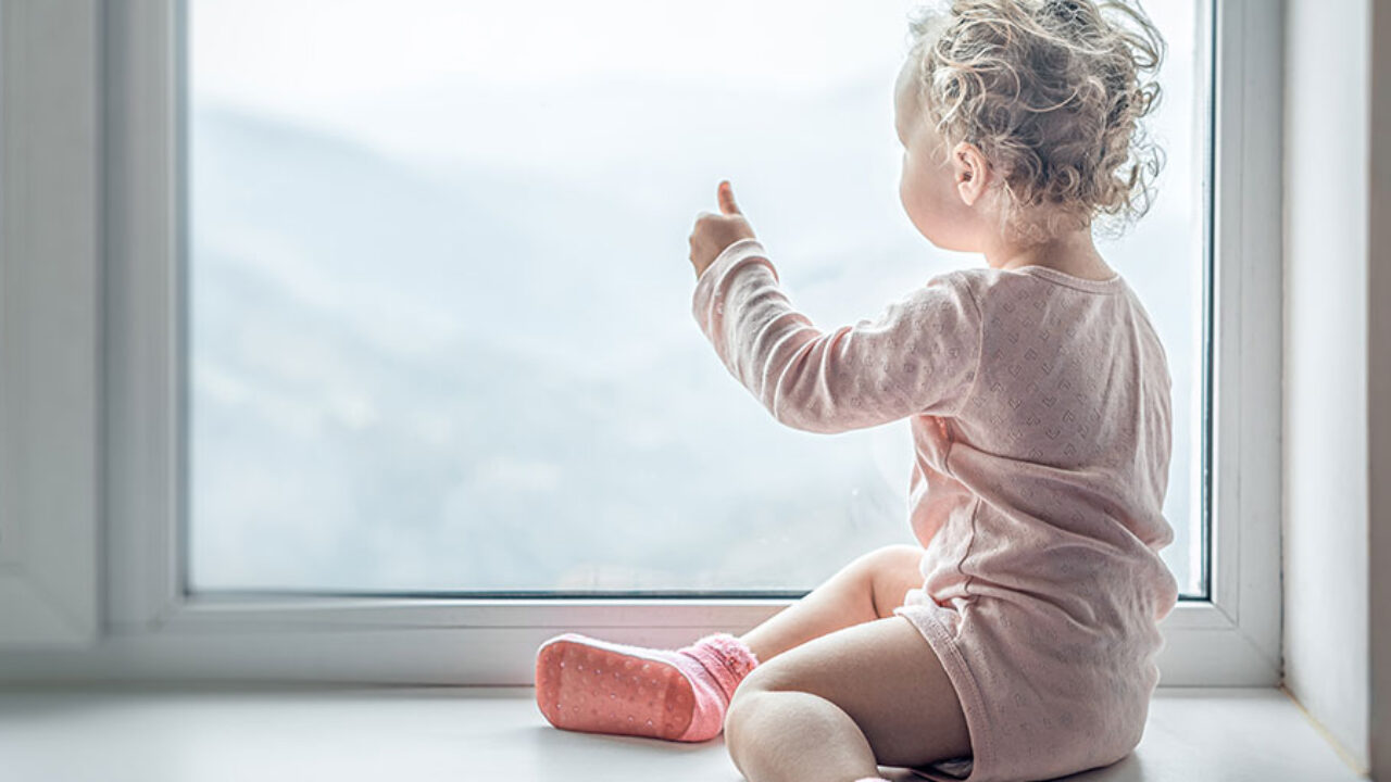 Josi Baby - Moda Bebê, Kids, Teen e Gestante - Autismo: como reconhecer os  sintomas precoces? Abaixo estão exemplos do que pode acontecer ou não com  um bebê ou uma criança autista.