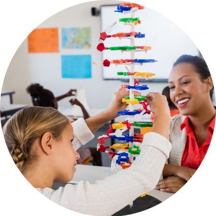 Jovem de blusa jeans